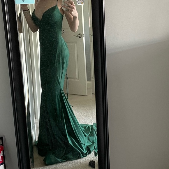 Hunter Green Prom Dress, Size 4 - Picture 5 of 9